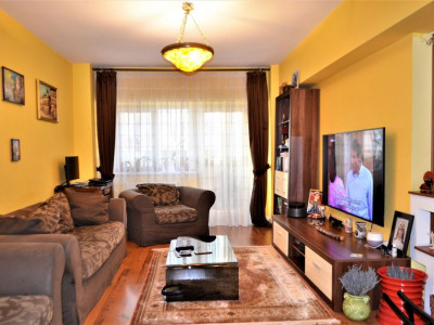 Apartament 4 camere, zona Trocadero