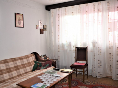 Apartament 3 camere decomandat, centrala gaz, etaj intermediar, zona Doraly