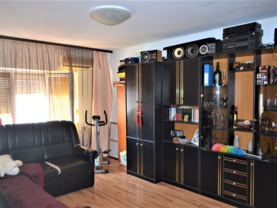 Apartament 2 camere decomandat, zona Far