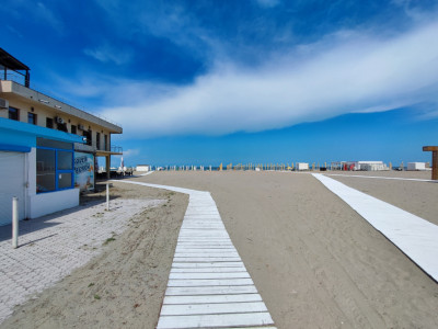 Teren si magazin de vanzare pe plaja in Mamaia